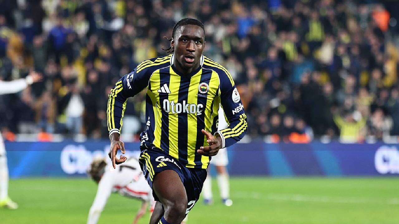 Fenerbahçe’de Aziz Yıldırım apar topar takımdan göndermişti: 2'nci maçında fileleri havalandırdı, İsmail Kartal bile şaşkın! 2